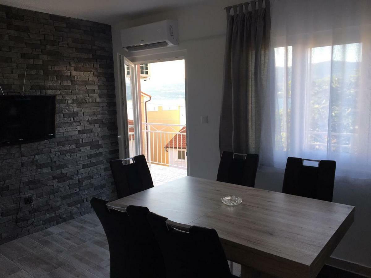 Apartman Ana Трогир Екстериор снимка