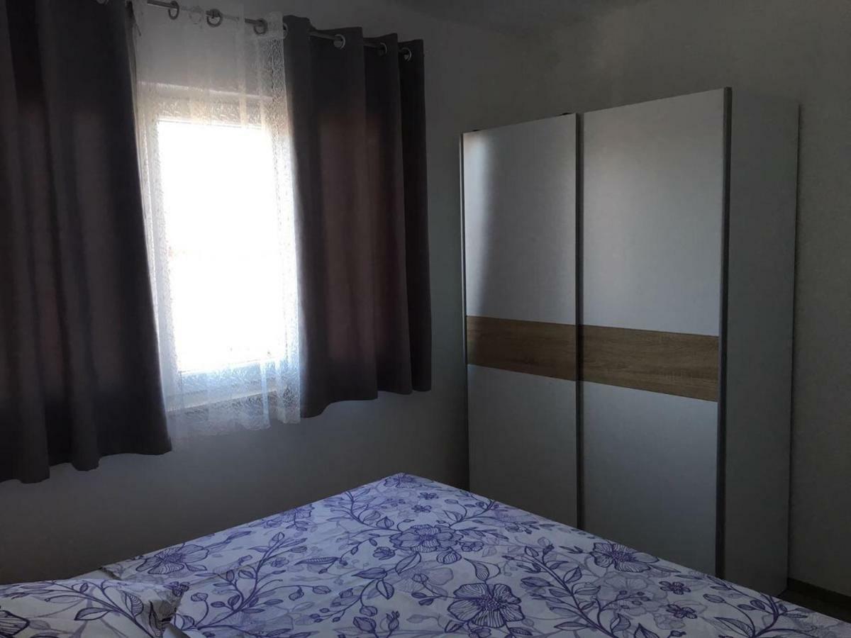 Apartman Ana Трогир Екстериор снимка