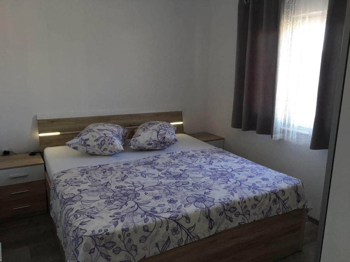 Apartman Ana Трогир Екстериор снимка